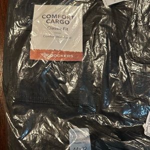 Dockers comfort cargo pants 44x32